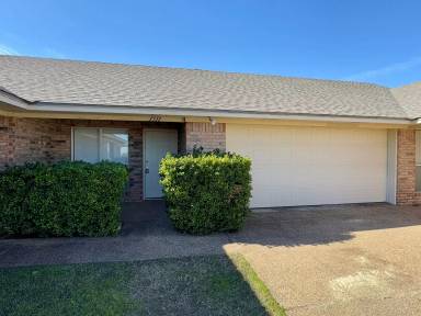 Main picture of 1511 Breezy Dr