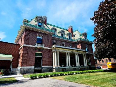 Main picture of 888 Delaware Ave
