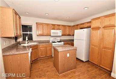 Main picture of 4036 Villeroy Ave