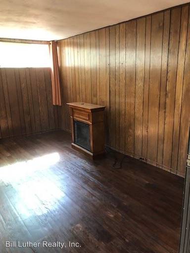 Main picture of 814 1/2 Liverpool Ct