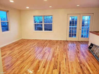 Main picture of 136 Bay 50th St