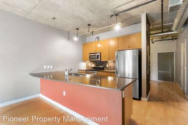 Main picture of 2229 Blake St