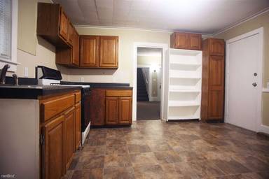 Main picture of 135 Houseman Ave NE