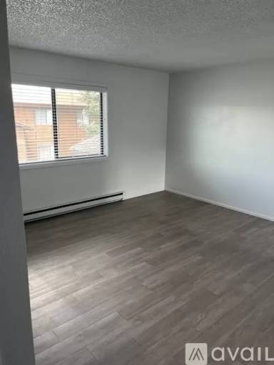 Main picture of 2026 Pioneer Ave