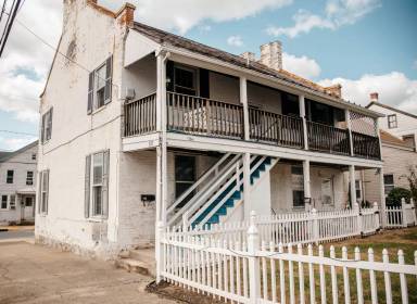 Main picture of 101 E Water St