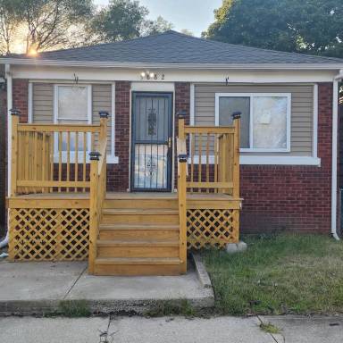 Main picture of 3882 Massachusetts St