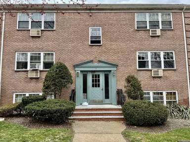 Main picture of 138 Clinton Pl