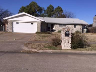 Main picture of 714 W Fort Worth St