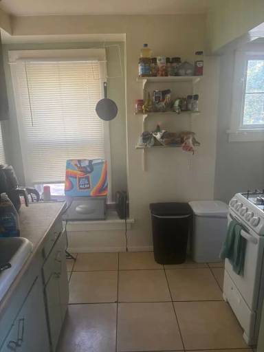 Main picture of 931 Dewey St
