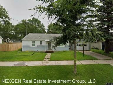 Main picture of 400 S Douglas St