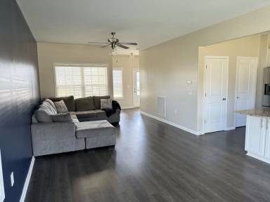 Main picture of 7211 Weatherstone Blvd