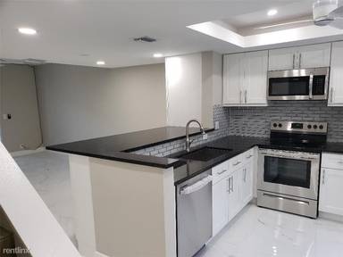 Main picture of 93 SW 3rd St