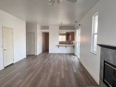 Main picture of 932 Calle Cynthia