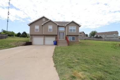 Main picture of 2711 Sage Ct