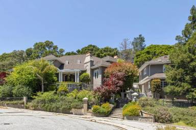Main picture of 35 Brooke Ct