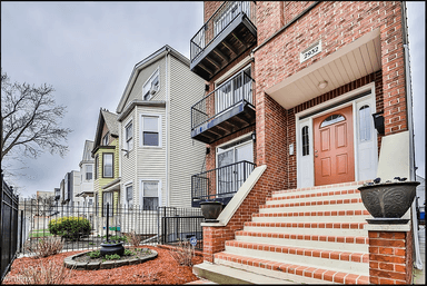 Main picture of 2926 N Ridgeway Ave
