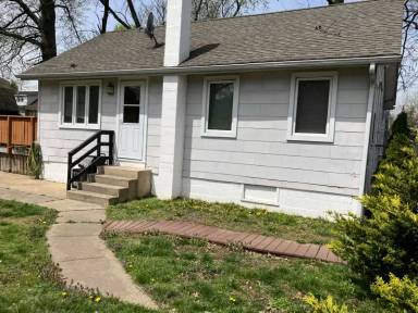 Main picture of 916 Cedar Ave