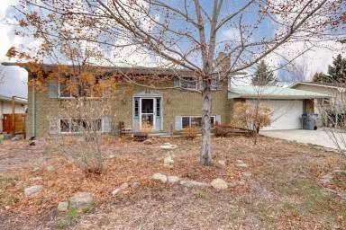 Main picture of 1545 Drake St