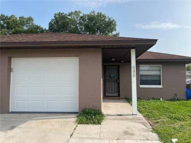 Main picture of 686 Royalty Ct