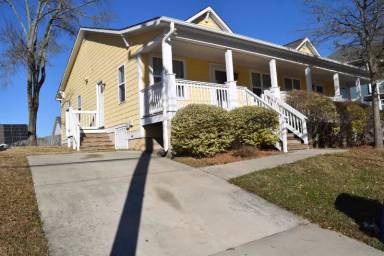 Main picture of 110 W Enterprise St