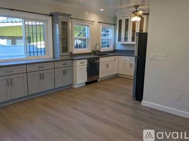 Main picture of 300 N Wilton Pl