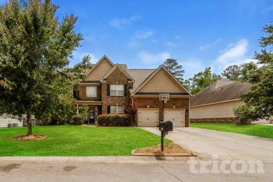 Main picture of 1359 Highwoods Pass