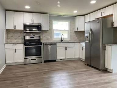 Main picture of 33660 N Oakland Dr