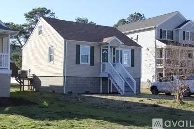 Main picture of 15 Freeman Dr