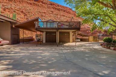 Main picture of 546 N 160 West Cir