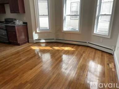Main picture of 15 Eastman St
