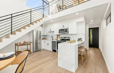 Main picture of 3328 Nile St