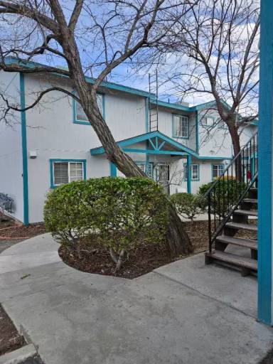 Main picture of 1022 E Fifth St