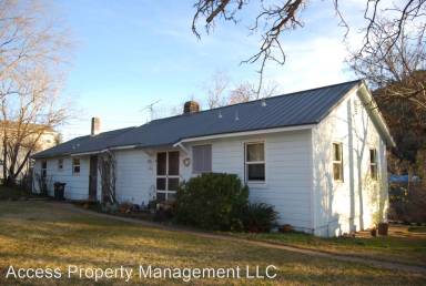 Main picture of 582 N Riverside Ave
