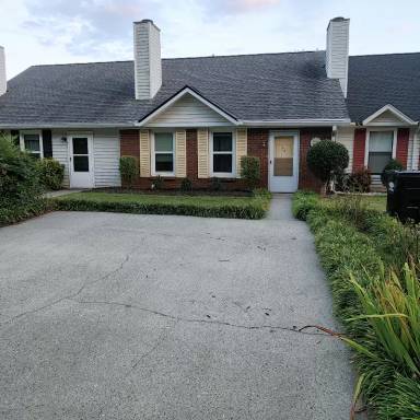 Main picture of 14 Jill Ln