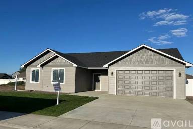 Main picture of 2011 S 61st Ave
