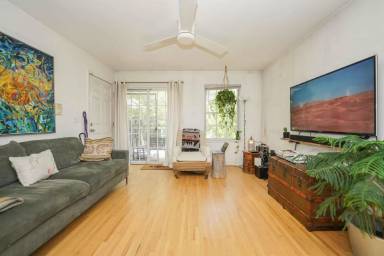 Main picture of 203 Halladay St