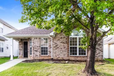 Main picture of 1113 Village Trl