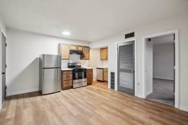 Main picture of 1718 C Ave NE