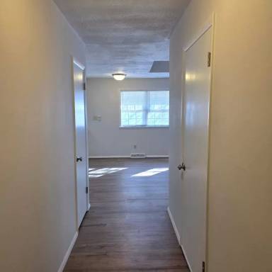 Main picture of 808 E Cambridge St