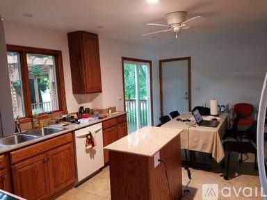 Main picture of 5027 W 98th St