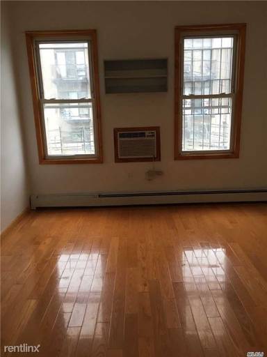 Main picture of 5752 Granger St
