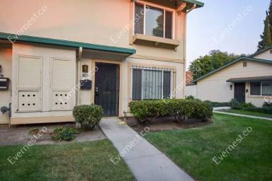 Main picture of 121 Poas Cir