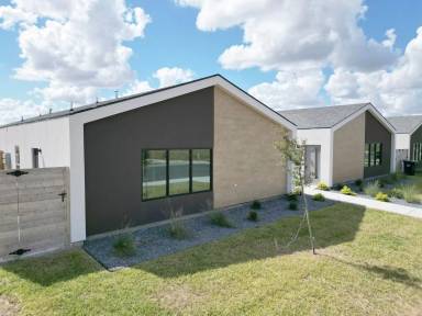 Main picture of 2609 Woodpecker Rd