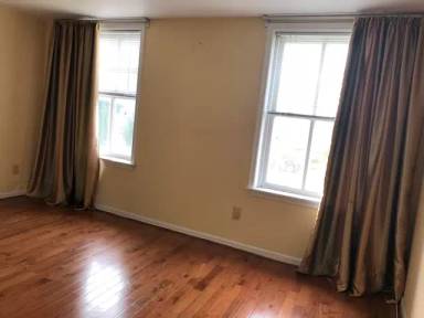 Main picture of 1402 E Baltimore St