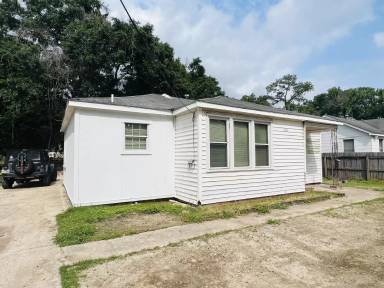 Main picture of 6343 Dutton Ave
