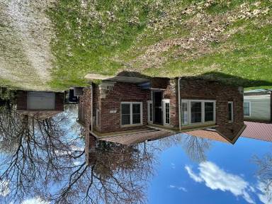 Main picture of 2835 Harrison Ave