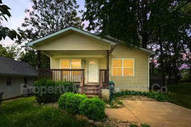 Main picture of 625 E Kansas Ave