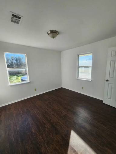 Main picture of 501 McNeil St