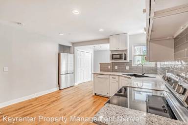 Main picture of 5475 Primrose Ln