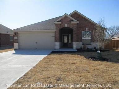 Main picture of 1812 Persimmon Dr